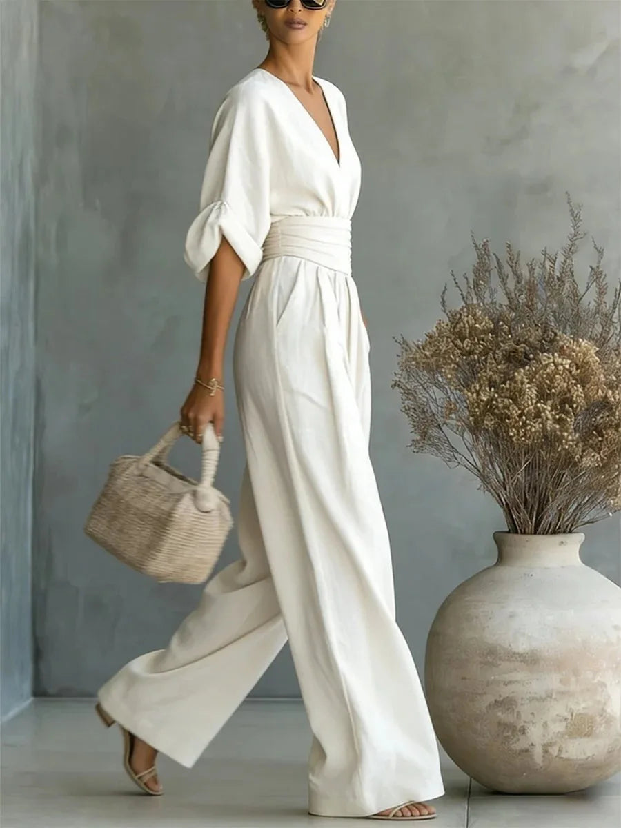 MARTA | MONO ELEGANTE CON ESCOTE EN PICO